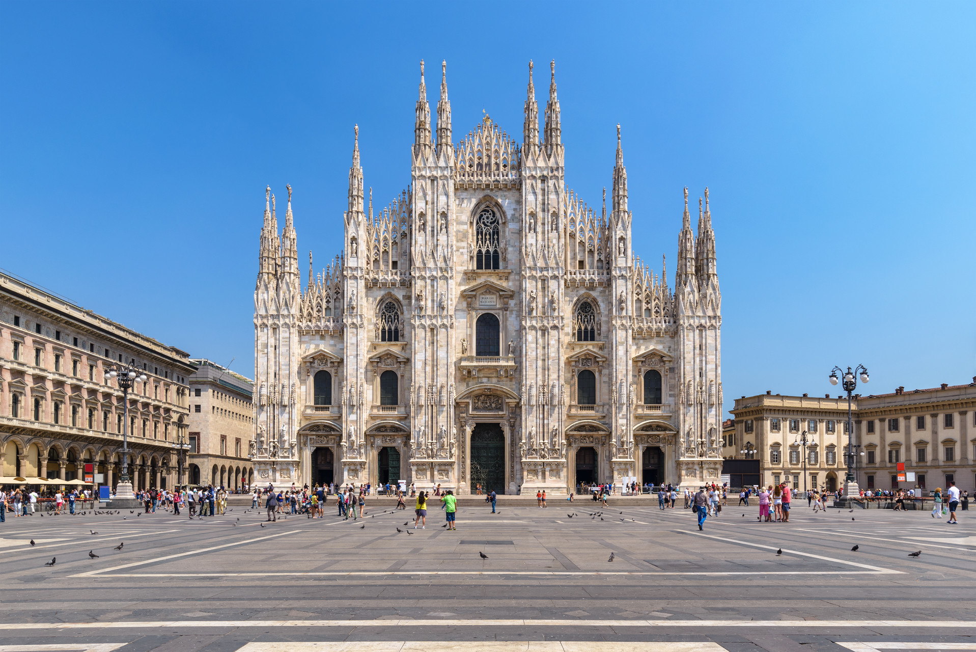 shutterstock_403538707_Milan-Duomo-Milan-Italy